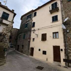 Manciano, Via XX Settembre 22