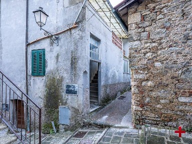 Montieri, Via di Castello