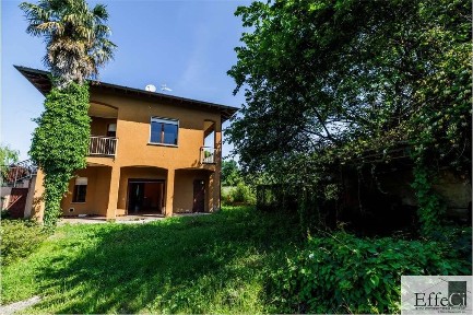 Terratetto unifamiliare via Giuseppe Verdi, 24, Centro, Biandronno