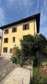 Varese, Casbeno, Via Vittorio Barzoni, 2