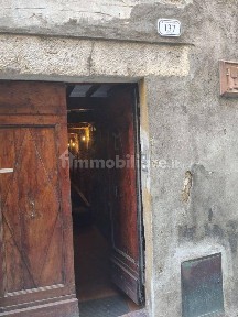 Trilocale via Roma 137, Centro, Pitigliano