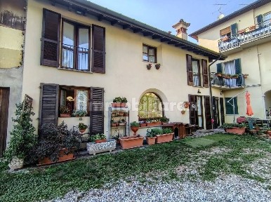 Terratetto unifamiliare via Guglielmo Marconi, Centro, Vedano Olona