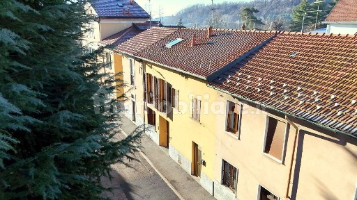 Malnate, Via Adua