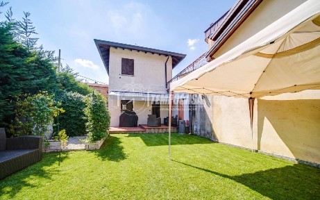 Caronno Varesino, Via Fratelli Rosselli