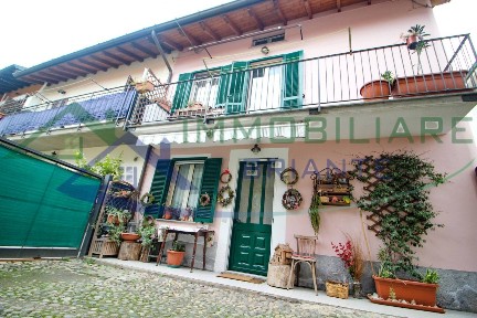 Terratetto plurifamiliare via Madonnina 6, Centro, Somma Lombardo
