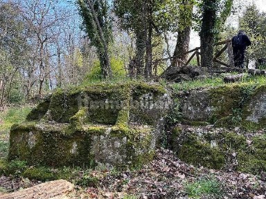 Appartamento largo San Accende 9, Sorano