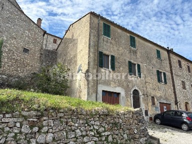 Trilocale via del Roccone 21, Centro, Semproniano