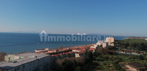 Quadrilocale buono stato, nono piano, Centro, Follonica