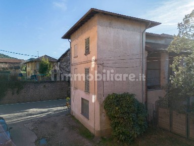 Terratetto plurifamiliare via Roma 12, Cadrezzate con Osmate