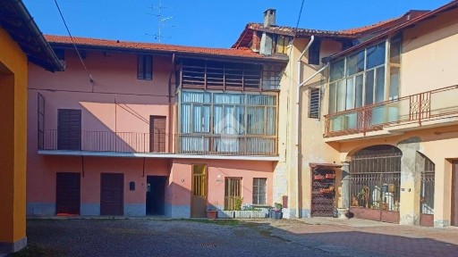 Terratetto unifamiliare vicolo Chiuso 5, Centro, Carnago