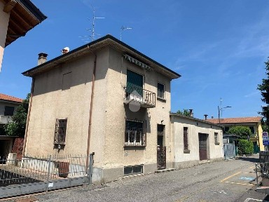 Terratetto unifamiliare via Santa Maria 6, Centro, Ferno