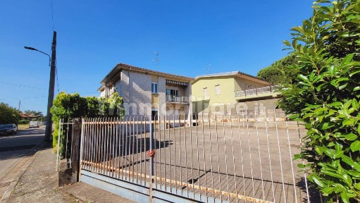 Terratetto unifamiliare via Adda 3, Centro, Lonate Pozzolo
