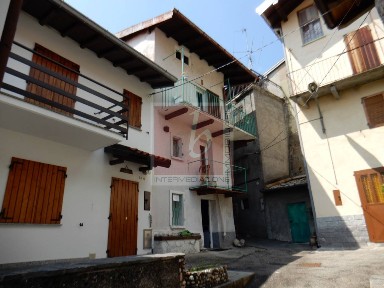 Terratetto unifamiliare via San Bernardo 6, Vararo, Cittiglio