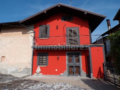 Terratetto unifamiliare via Solferino, Centro, Besozzo