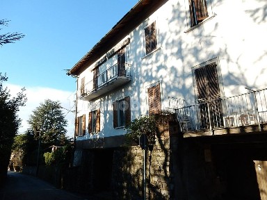 Terratetto plurifamiliare 277 m², da ristrutturare, Centro, Leggiuno