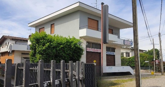 Terratetto unifamiliare viale ticino 54, Centro, Lonate Pozzolo