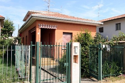 Terratetto unifamiliare via Leon Battista Alberti 27, Cassano Magnago