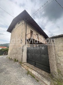 Terratetto plurifamiliare via buzzi, Centro, Gavirate