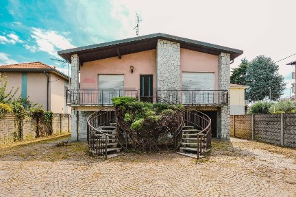 Terratetto unifamiliare via quintino sella 49, Beata Giuliana, Busto Arsizio