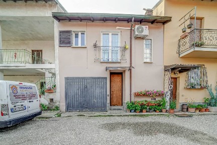 Terratetto unifamiliare 144 m², ottimo stato, Centro, Besozzo