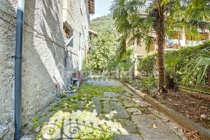 Terratetto unifamiliare via Arcumeggia, Centro, Cuveglio