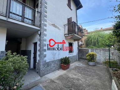Terratetto unifamiliare 184 m², buono stato, Besano