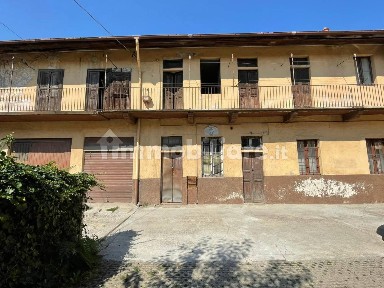Terratetto unifamiliare corso della Vittoria, Centro, Caronno Pertusella