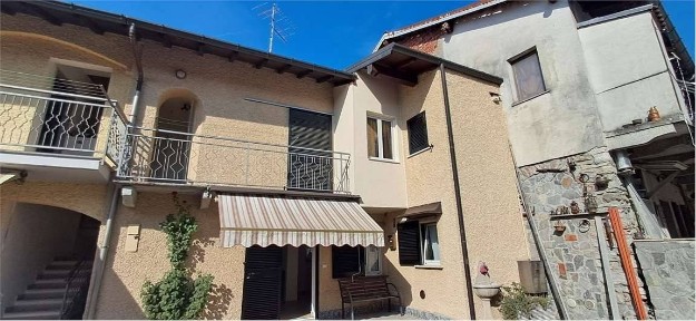 Terratetto unifamiliare via Tripoli, 7, Centro, Brebbia