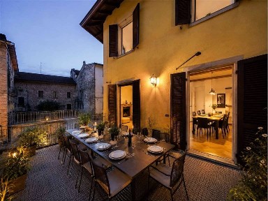 Agra, Via Borghetto