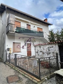 Terratetto plurifamiliare 180 m², buono stato, Borgnana, Cuasso al Monte