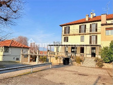 Terratetto unifamiliare 400 m², da ristrutturare, Centro, Porto Valtravaglia