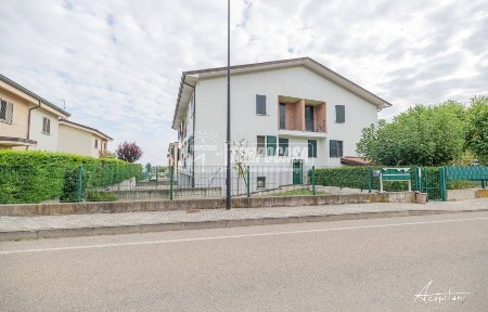 Trilocale via Matilde di Canossa 38, Centro, Quattro Castella