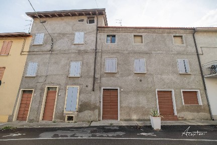 Trilocale via Antonio Piccinini 10, Centro, Vezzano sul Crostolo