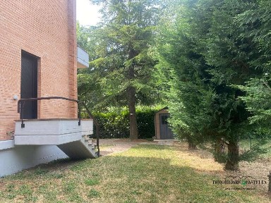Trilocale via Menozzi 17, Montecavolo, Quattro Castella
