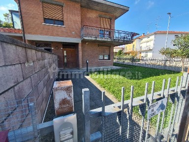 Trilocale via Luigi Gonzaga 4A, Centro, Guastalla