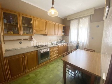 Trilocale via Valcavi 2, Centro, Casina