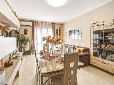 Appartamento buono stato, secondo piano, Centro, Castellarano