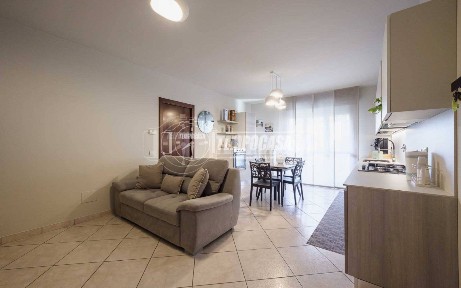 Trilocale via Aosta 70, Centro, Casalgrande