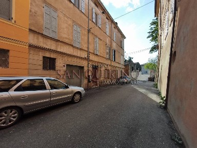 Trilocale via bernieri 7, Centro, Correggio