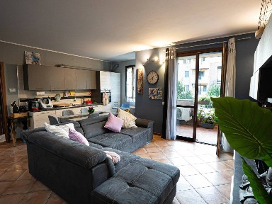 Trilocale via Louise Breill, Casalgrande