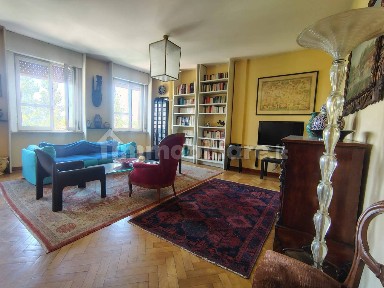 Reggio Emilia, Centro Storico, Via Sessi