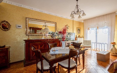 Trilocale via Gorizia, Orologio, Reggio Emilia