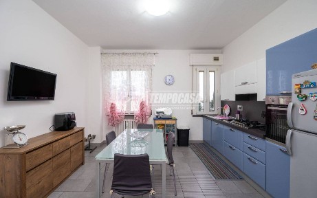 Trilocale via Fratelli Cervi, Carrozzone, Reggio Emilia