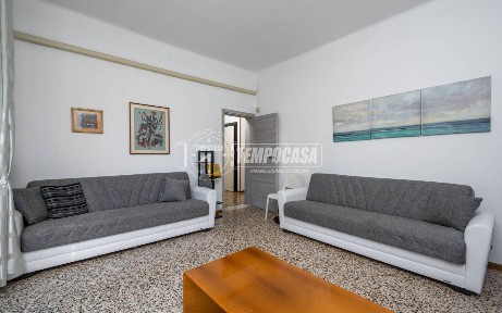 Trilocale via Montello, Gattaglio, Reggio Emilia