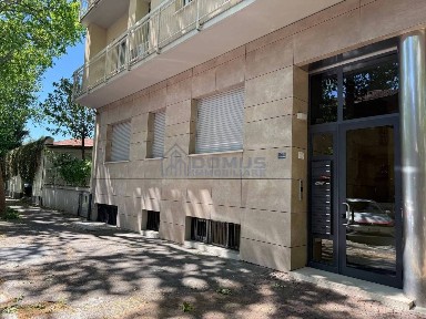 Trilocale viale Monte Grappa 26, Centro Storico, Reggio Emilia