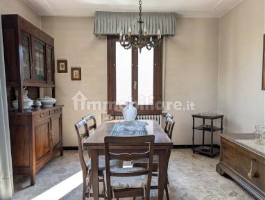 Toano, Via del Lago, 8