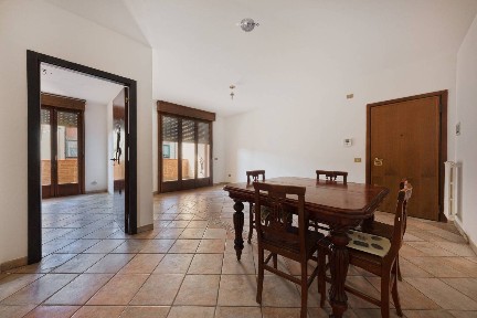 Trilocale via Emilia Est 2/C, Centro, Rubiera