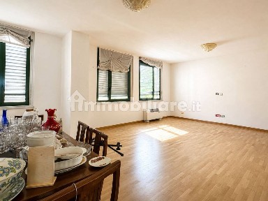 Trilocale via Luigi Sani 9, Stazione - Reggiane, Reggio Emilia