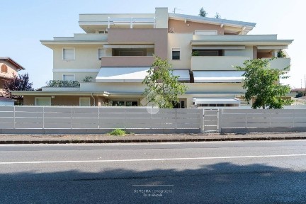 Quadrilocale viale Vittorio Veneto 845, Centro, Vignola