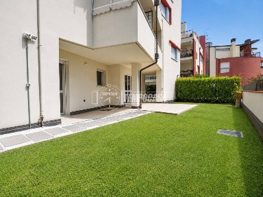Trilocale via Nino Tavoni 6, Centro, Vignola